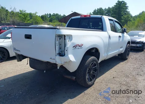 2010 Toyota Tundra Grade 4.6L V8 z USA, uszkodzony, nr VIN 5TFUM5F14AX014785